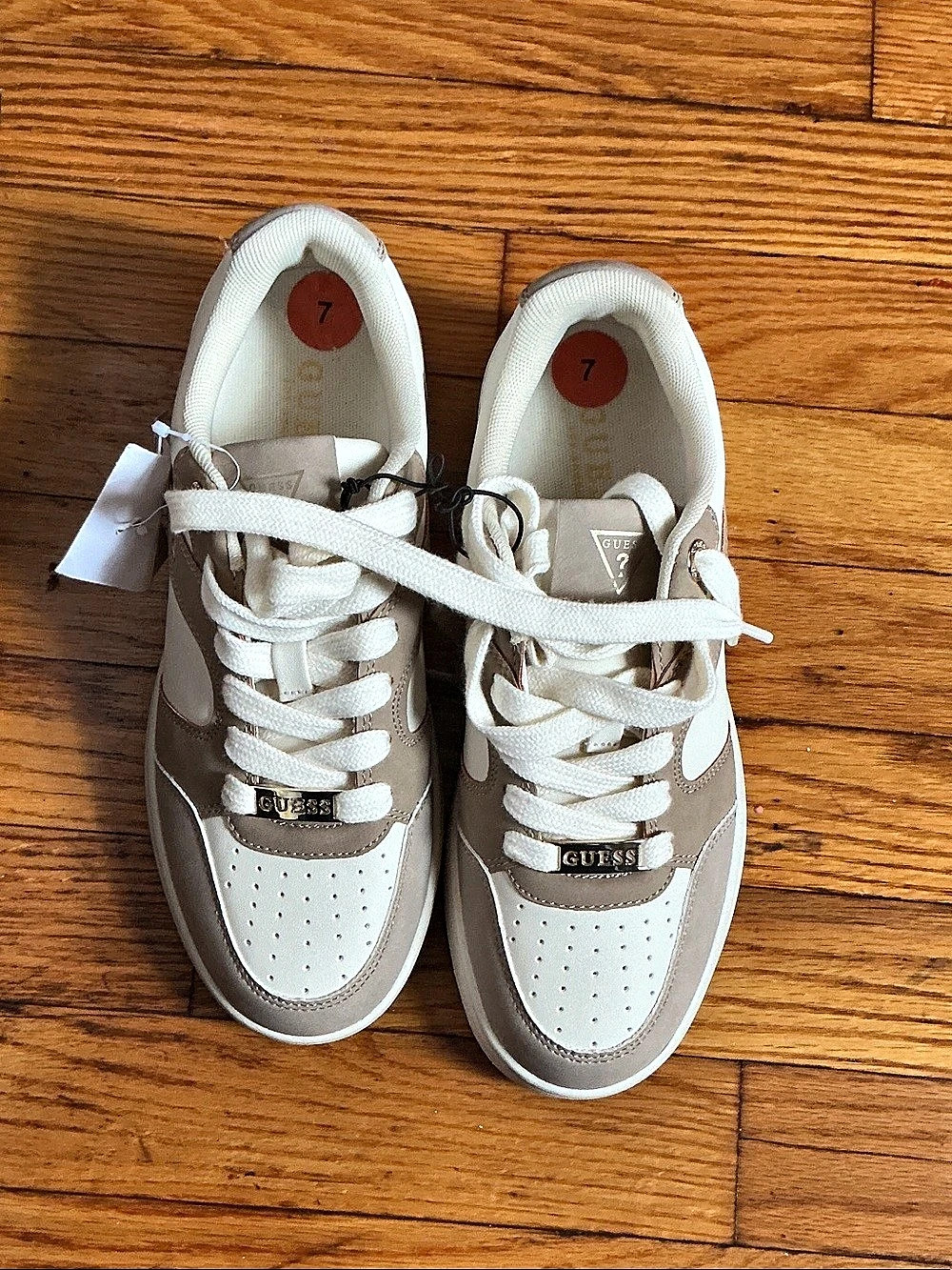 GUESS Stasey Charms Lace-Up Sneaker Sneakers White & Gray US 7